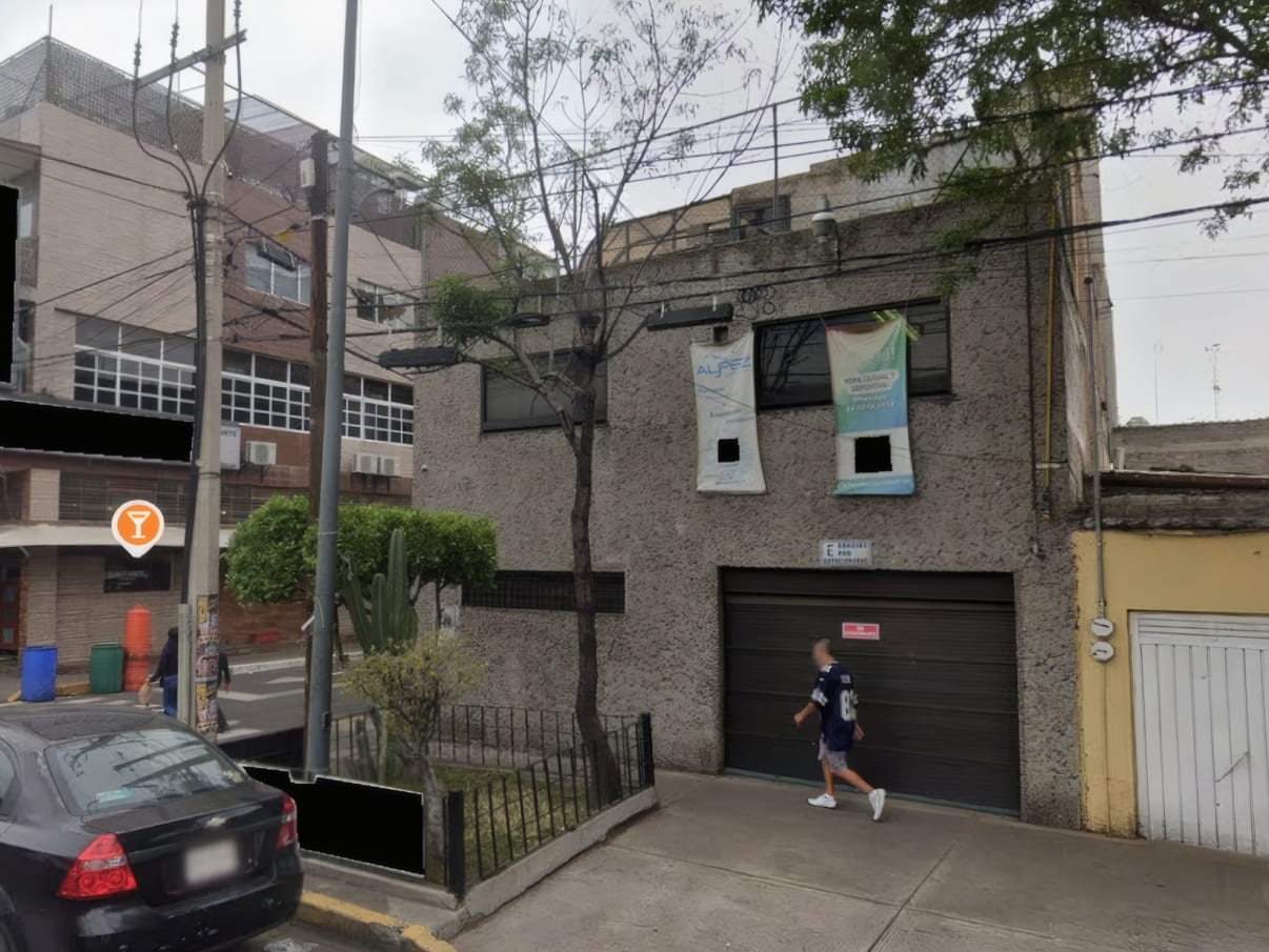 Local comercial en Iztacalco sobre vialidad primaria, disponible en renta, venta o coinversión